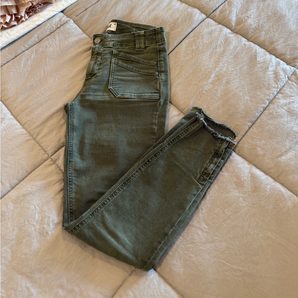 PAIGE Hoxton Ankle jeans with zipper detail on legs